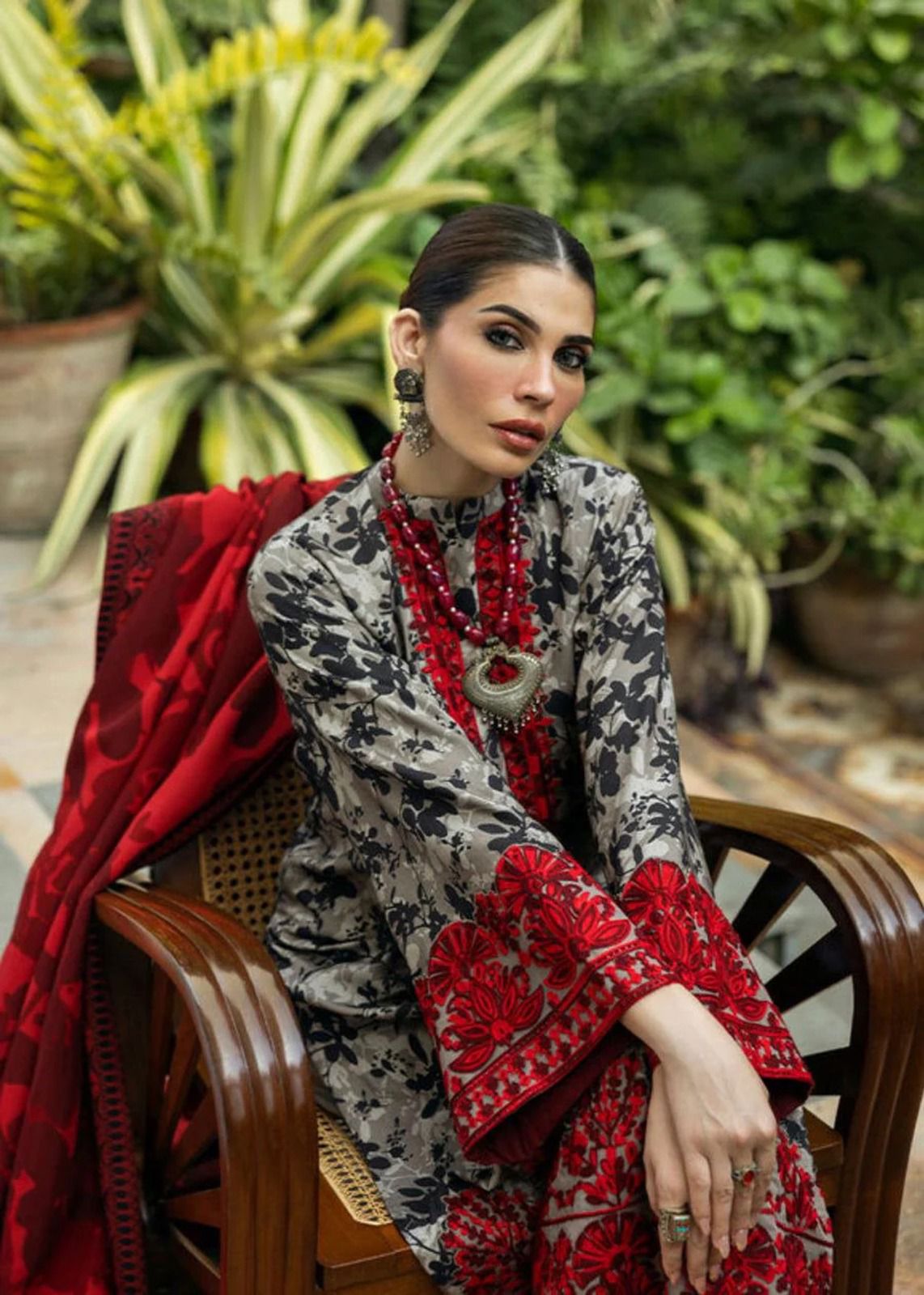 Luxury Digital Print EMBROIDERED | IZM