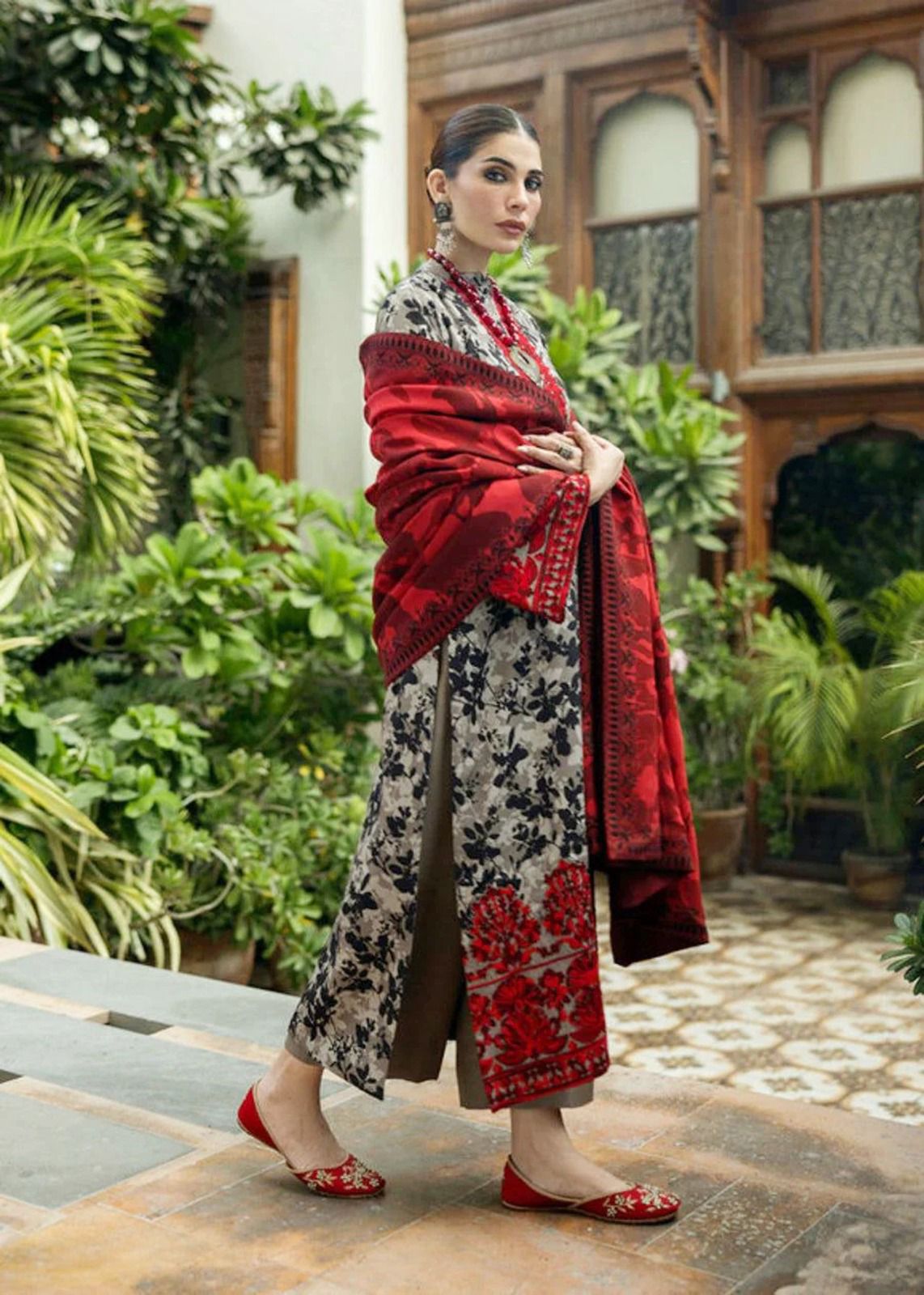 Luxury Digital Print EMBROIDERED | IZM